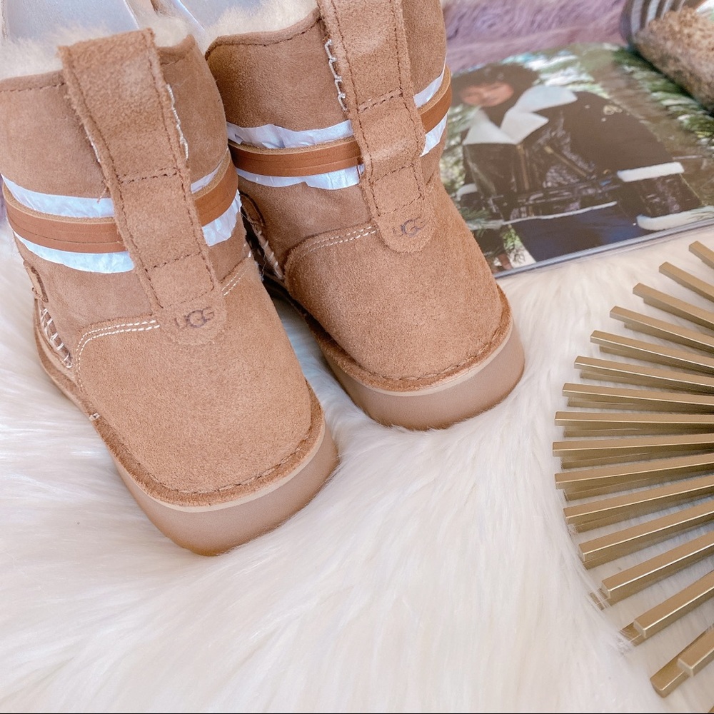 Ugg ESTHER Boot. Chestnut - Picture 6 of 6